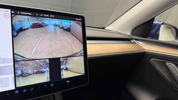 Tesla Model Y 13 of 19