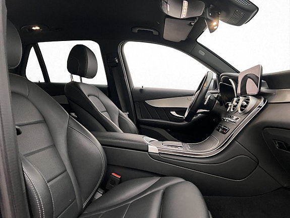 Mercedes-Benz GLC220 d 28 of 30
