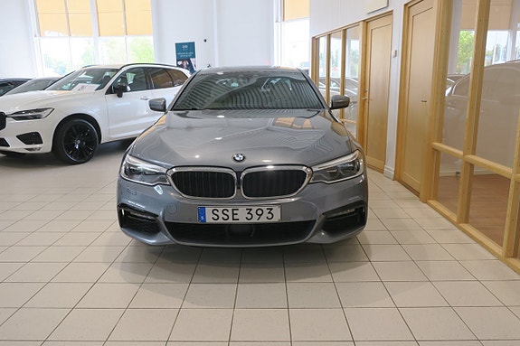 BMW 520d 3 of 5