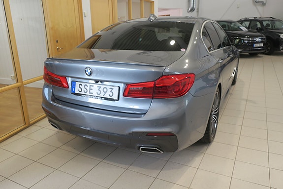 BMW 520d 4 of 5