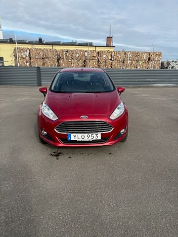 Ford Fiesta 3 of 5