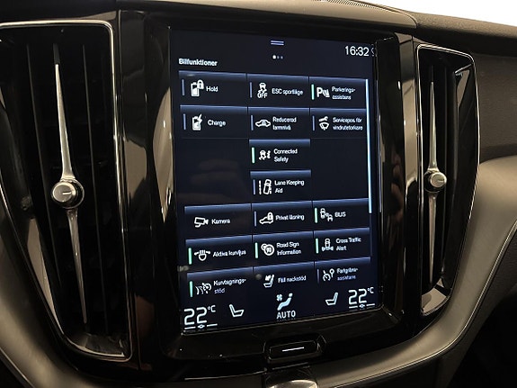 Volvo XC60 17 of 21