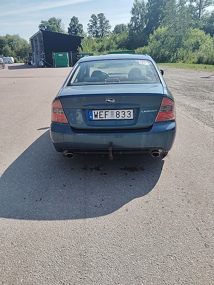 Subaru Legacy 3 of 4