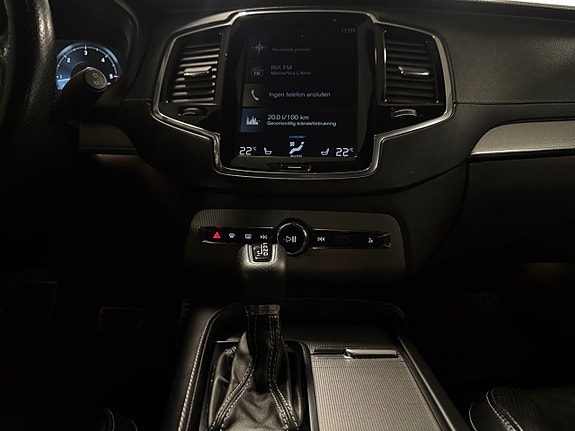 Volvo XC90 17 of 26