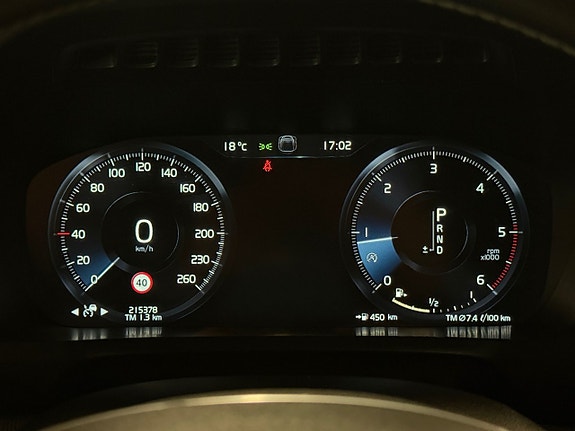 Volvo XC90 24 of 26