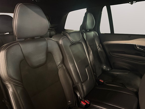 Volvo XC90 14 of 26