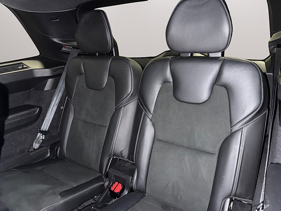 Volvo XC90 12 of 26