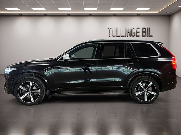 Volvo XC90 2 of 5