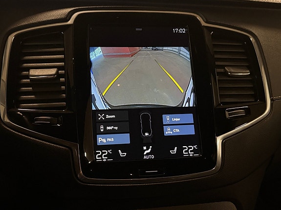 Volvo XC90 19 of 26