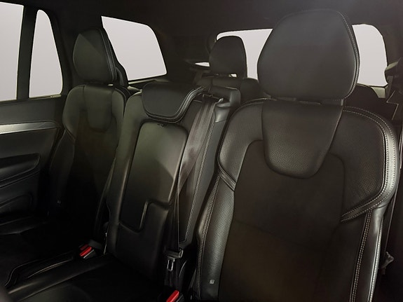 Volvo XC90 11 of 26