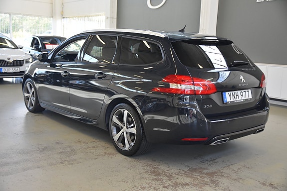 Peugeot 308 SW 4 of 5