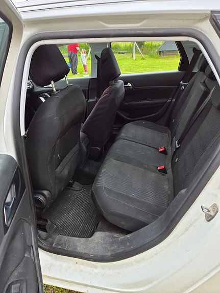 Peugeot 308 SW 6 of 9
