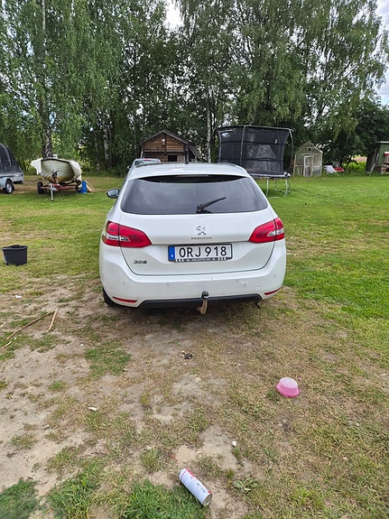 Peugeot 308 SW 3 of 5