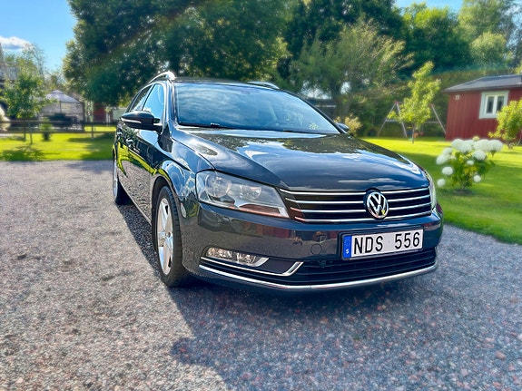 Volkswagen Passat 2 of 5