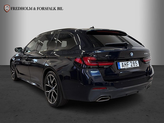 BMW 530e 3 of 5