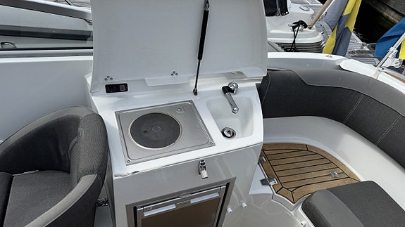 Finnmaster 68 DC / Yamaha F225 - 11 14 of 15