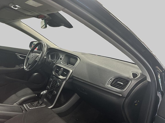 Volvo V40 9 of 18