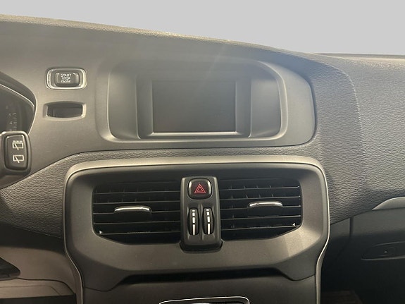 Volvo V40 16 of 18