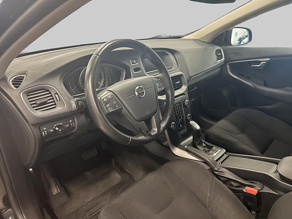 Volvo V40 13 of 18