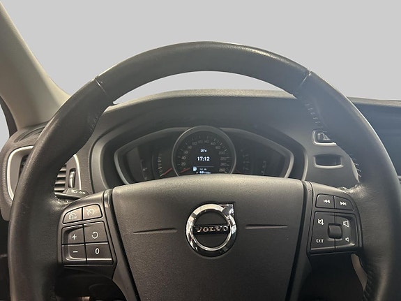 Volvo V40 14 of 18