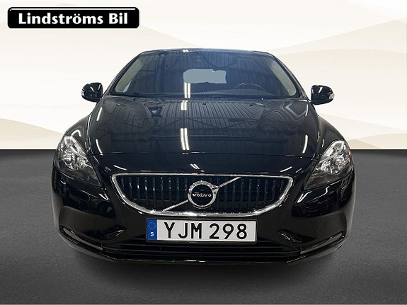 Volvo V40 8 of 18