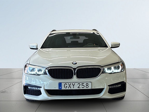 BMW 520d 2 of 5