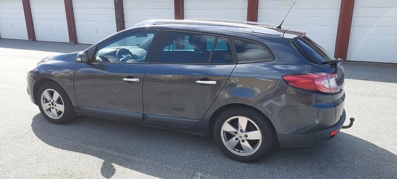 Renault Megane III 3 of 5