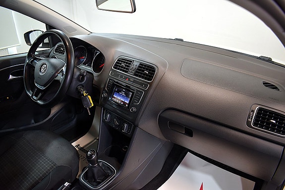 Volkswagen Polo 10 of 18