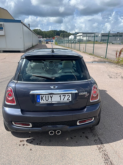 MINI Cooper SD 3 of 6