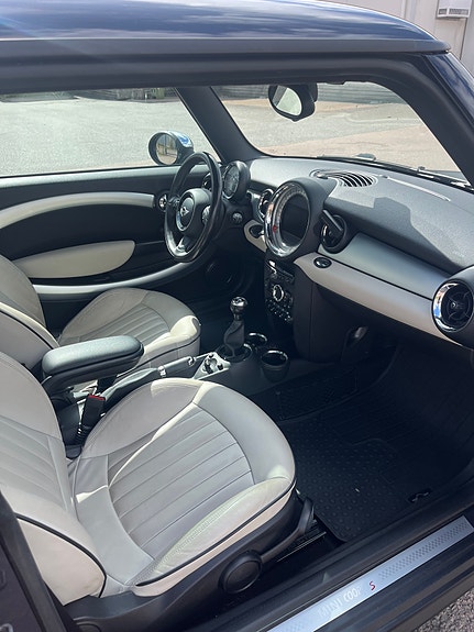 MINI Cooper SD 6 of 6