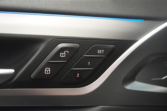 BMW iX3 8 of 24