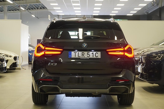 BMW iX3 4 of 24