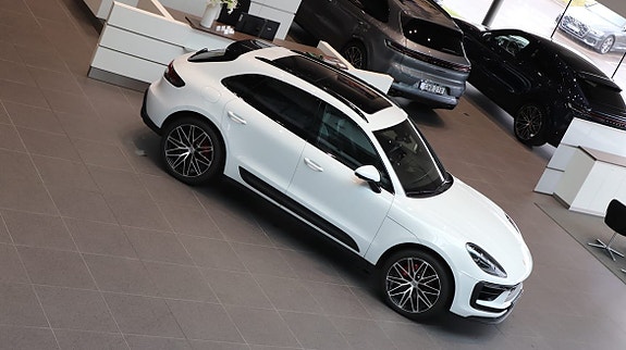 Porsche Macan S 5 of 5