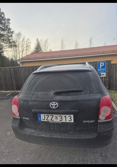 Toyota Avensis 4 of 4