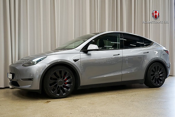 Tesla Model Y 2 of 20