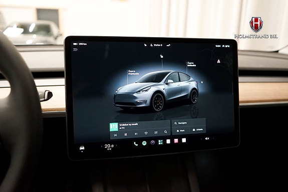 Tesla Model Y 18 of 20