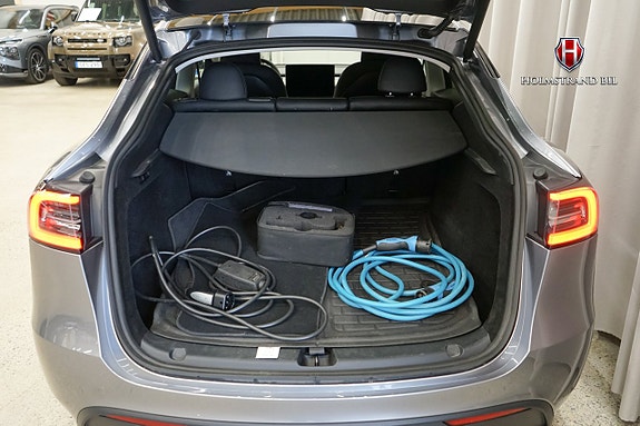 Tesla Model Y 20 of 20