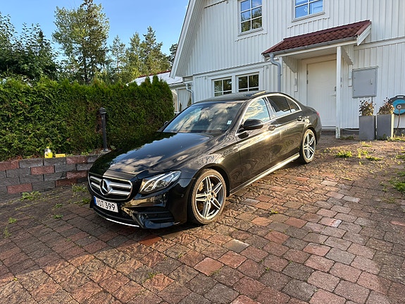 Mercedes-Benz E220 d 2 of 3