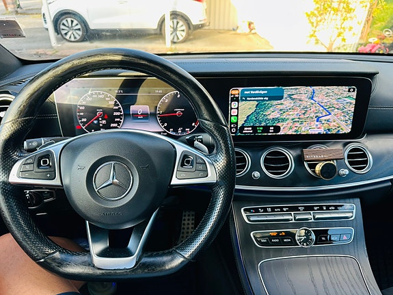 Mercedes-Benz E220 d 3 of 3