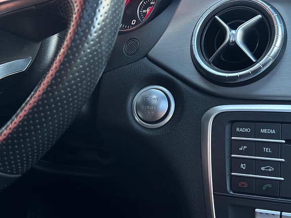 Mercedes-Benz CLA220 d 27 of 30