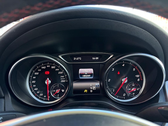 Mercedes-Benz CLA220 d 13 of 30