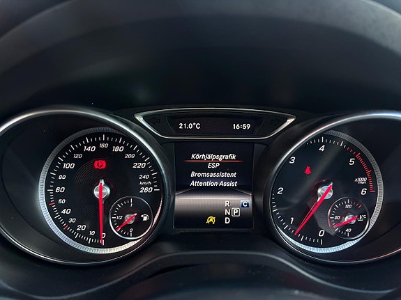Mercedes-Benz CLA220 d 21 of 30