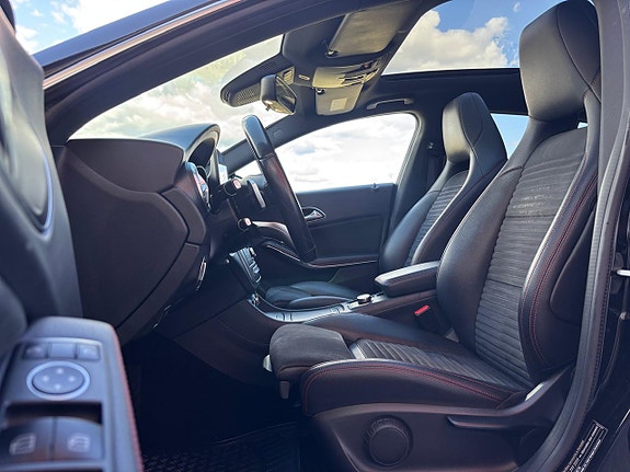 Mercedes-Benz CLA220 d 17 of 30