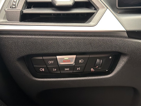BMW i4 14 of 30