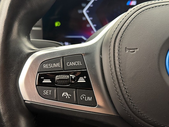 BMW i4 16 of 30