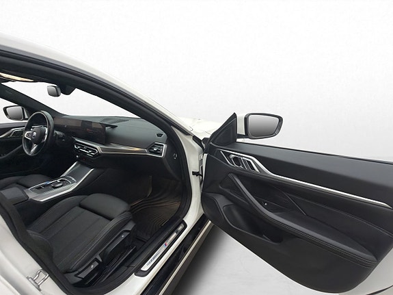 BMW i4 29 of 30