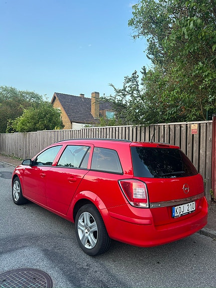 Opel Astra 2 of 5