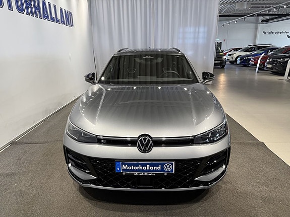 Volkswagen Passat 3 of 9