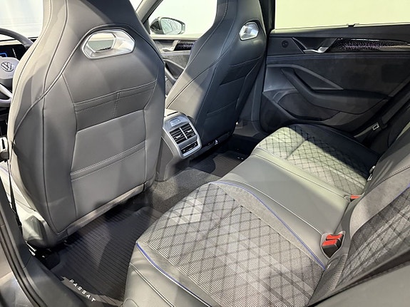 Volkswagen Passat 9 of 9