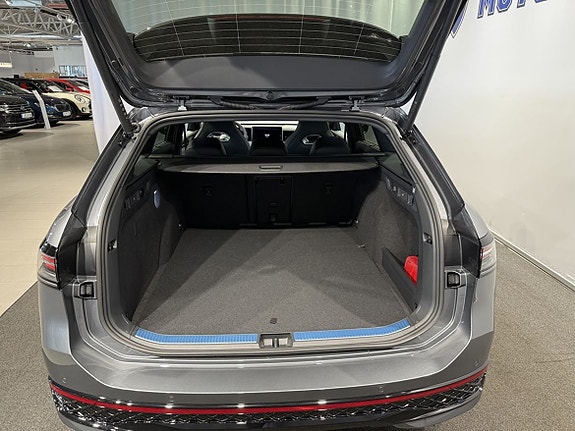 Volkswagen Passat 6 of 9